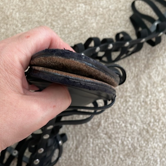 Stuart Weitzman gladiator sandals all leather & studs size 7 black RARE - Picture 4 of 10